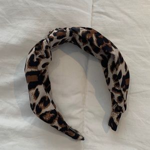 Urban Outfitter Cheetah Print Knot Headband